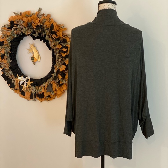 Gray ee:some open front cardigan size medium - Picture 5 of 8